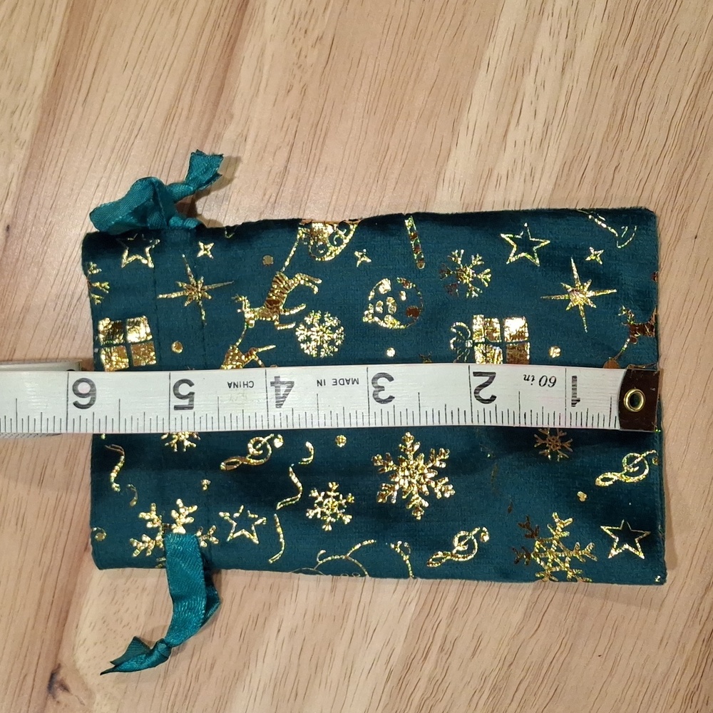 5 Green & Gold Drawstring Bags - Picture 4 of 9